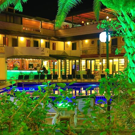 גומבט Sky Star Hotel מראה חיצוני תמונה