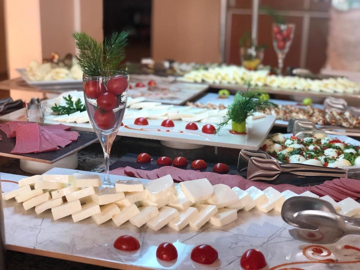 גומבט Sky Star Hotel מראה חיצוני תמונה